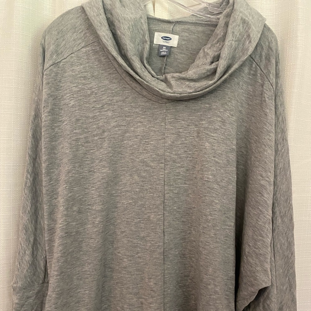 Old Navy gray sweater